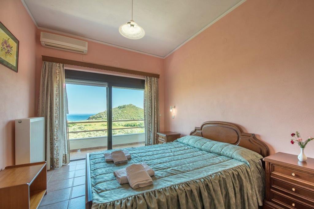 Blue Bay Hotel Charamida エクステリア 写真